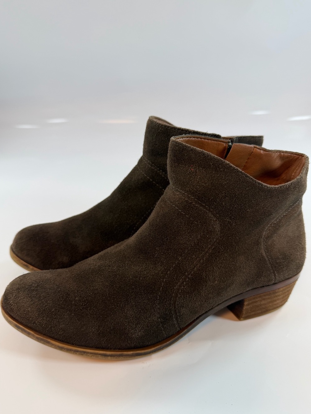 Lucky Brand Suede Ankle Boots Brown Side Zip Low Heel Women Size 8
